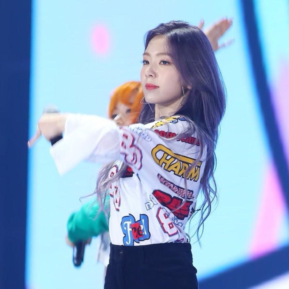 Zara text shirt worn by Irene from Red Velvet